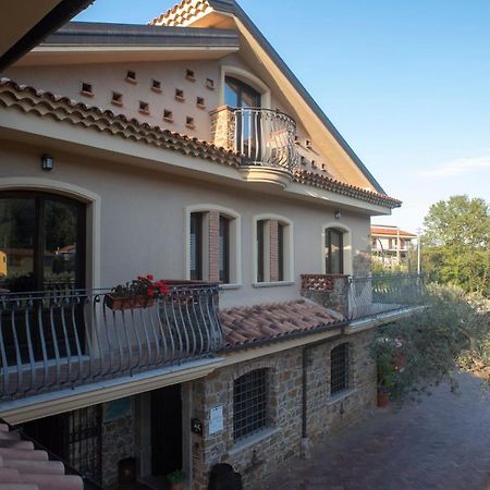La Ginestra Hotel Castel San Lorenzo Exterior photo
