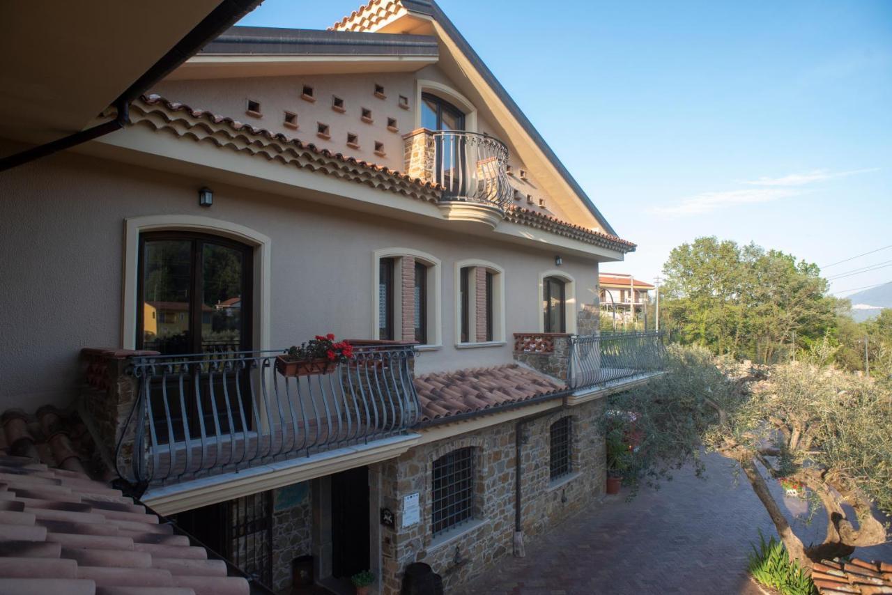 La Ginestra Hotel Castel San Lorenzo Exterior photo
