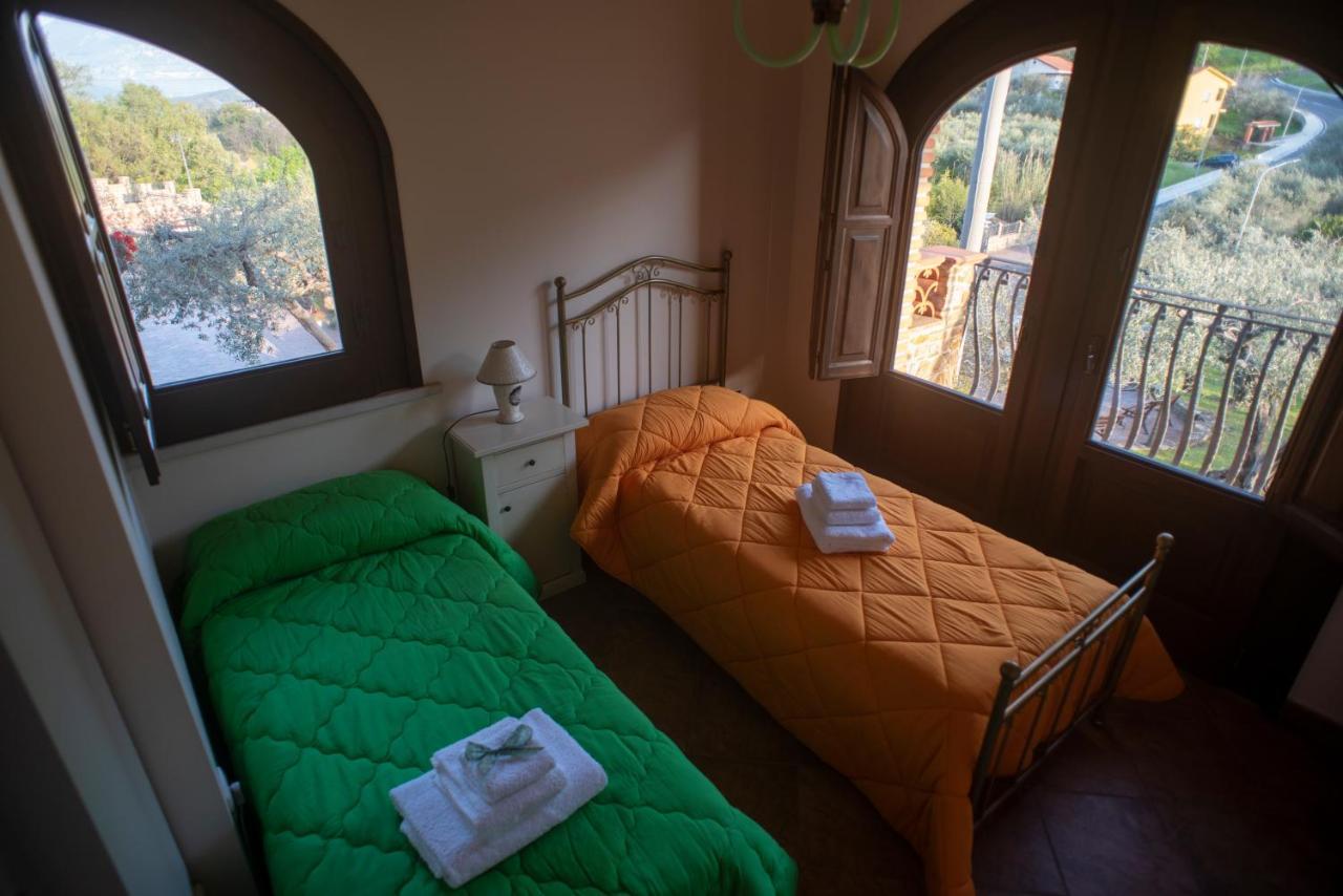La Ginestra Hotel Castel San Lorenzo Exterior photo