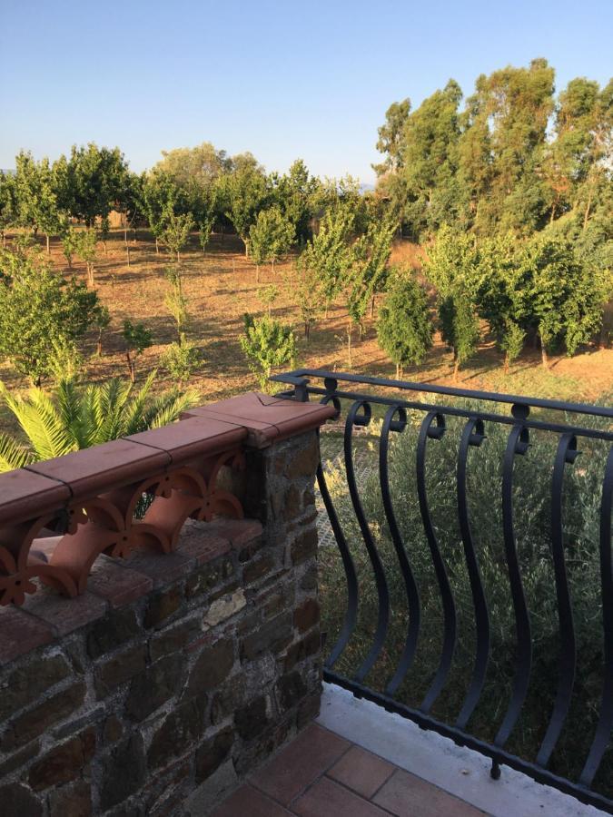 La Ginestra Hotel Castel San Lorenzo Exterior photo