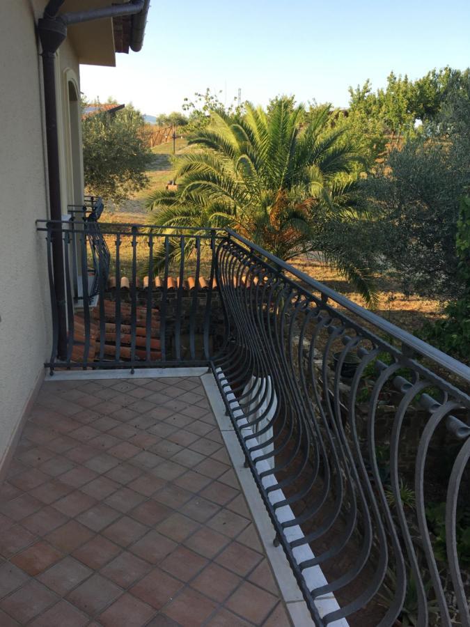 La Ginestra Hotel Castel San Lorenzo Exterior photo