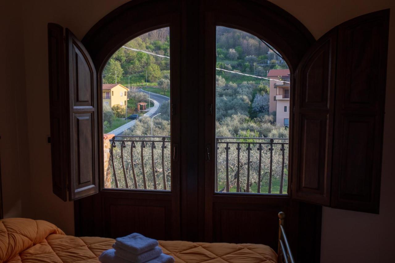 La Ginestra Hotel Castel San Lorenzo Exterior photo