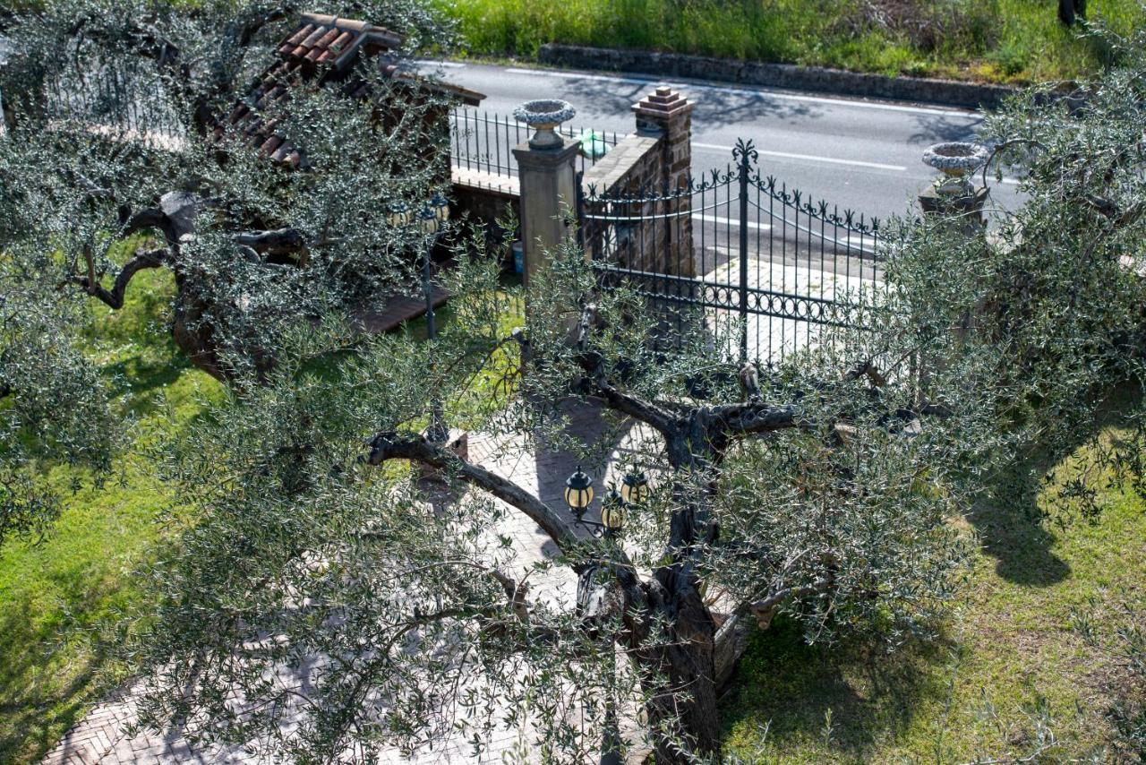 La Ginestra Hotel Castel San Lorenzo Exterior photo