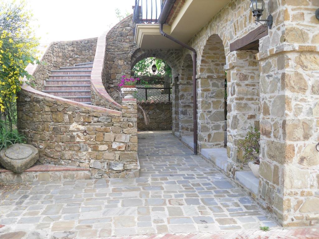La Ginestra Hotel Castel San Lorenzo Exterior photo