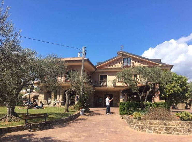 La Ginestra Hotel Castel San Lorenzo Exterior photo