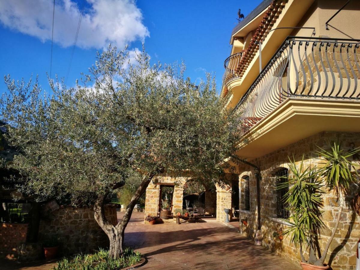 La Ginestra Hotel Castel San Lorenzo Exterior photo